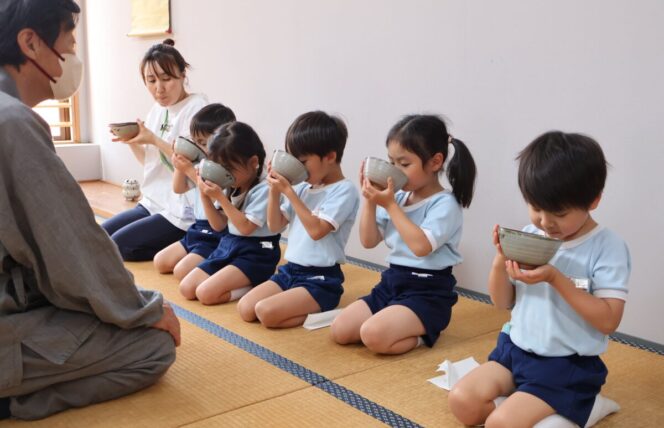 お茶のお稽古🍵 (第２すずかきしおか幼稚園)